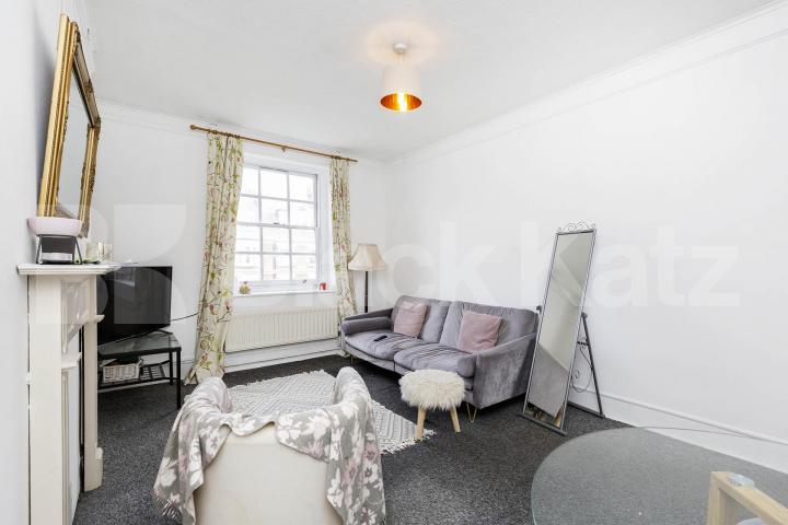 Spacious two bed with wood floors, double bedrooms & mins to regents park Scott Ellis Gardens, St Johns Wood